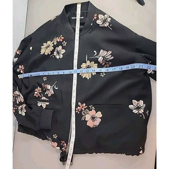 WHO WHAT‎ WEAR Floral Bomber Jacket Size Medium - Picture 5 of 7